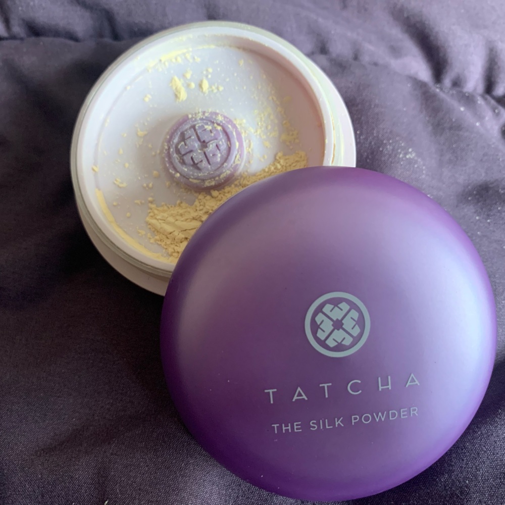 TATCHA The Silk Powder Radiant Translucent Setting Powder - Picture 2 of 3